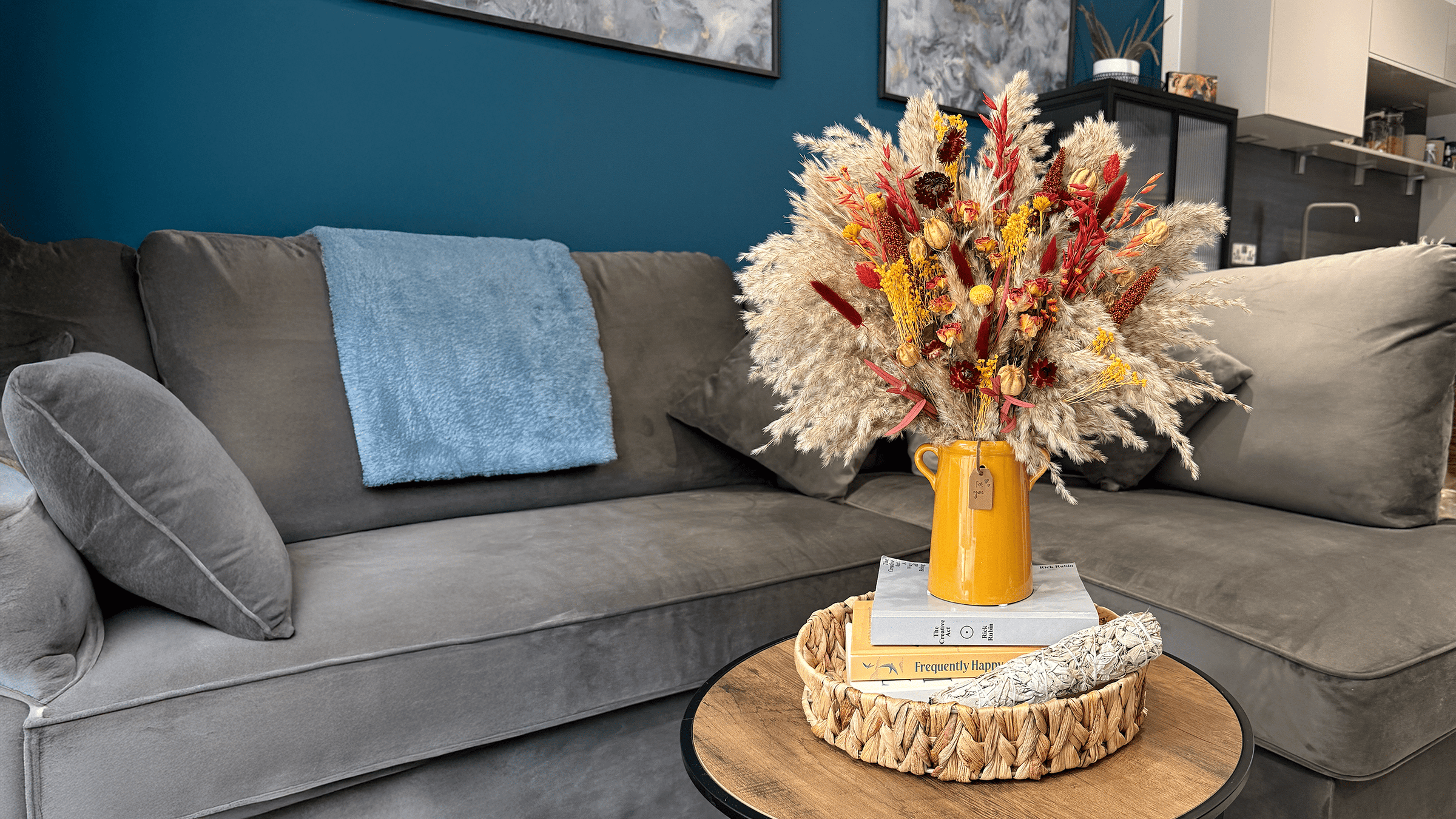 Autumn & Halloween Dried Flower Arrangements - Pampas Tallo