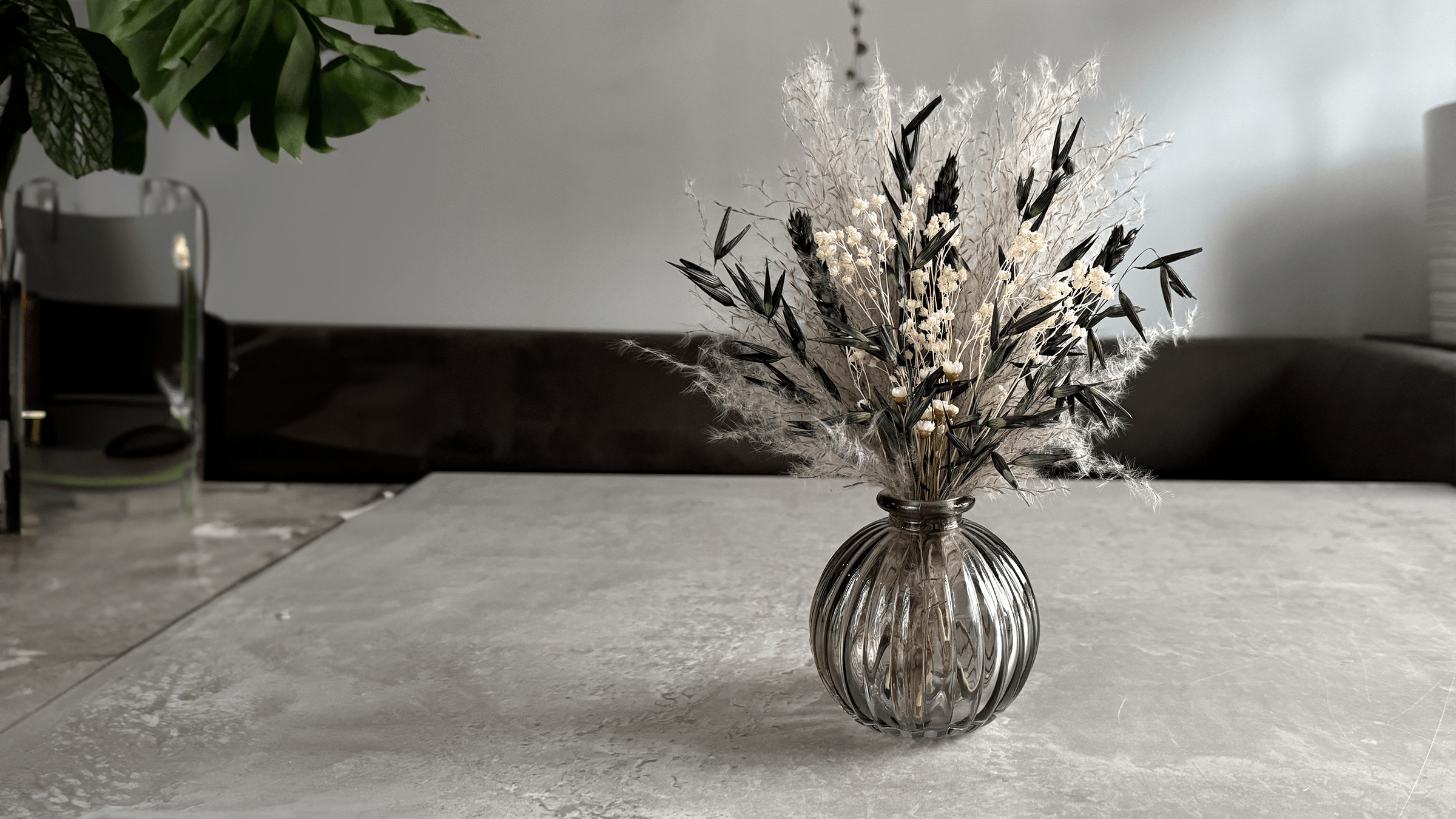Black & Grey Dried Flower Arrangements - Pampas Tallo