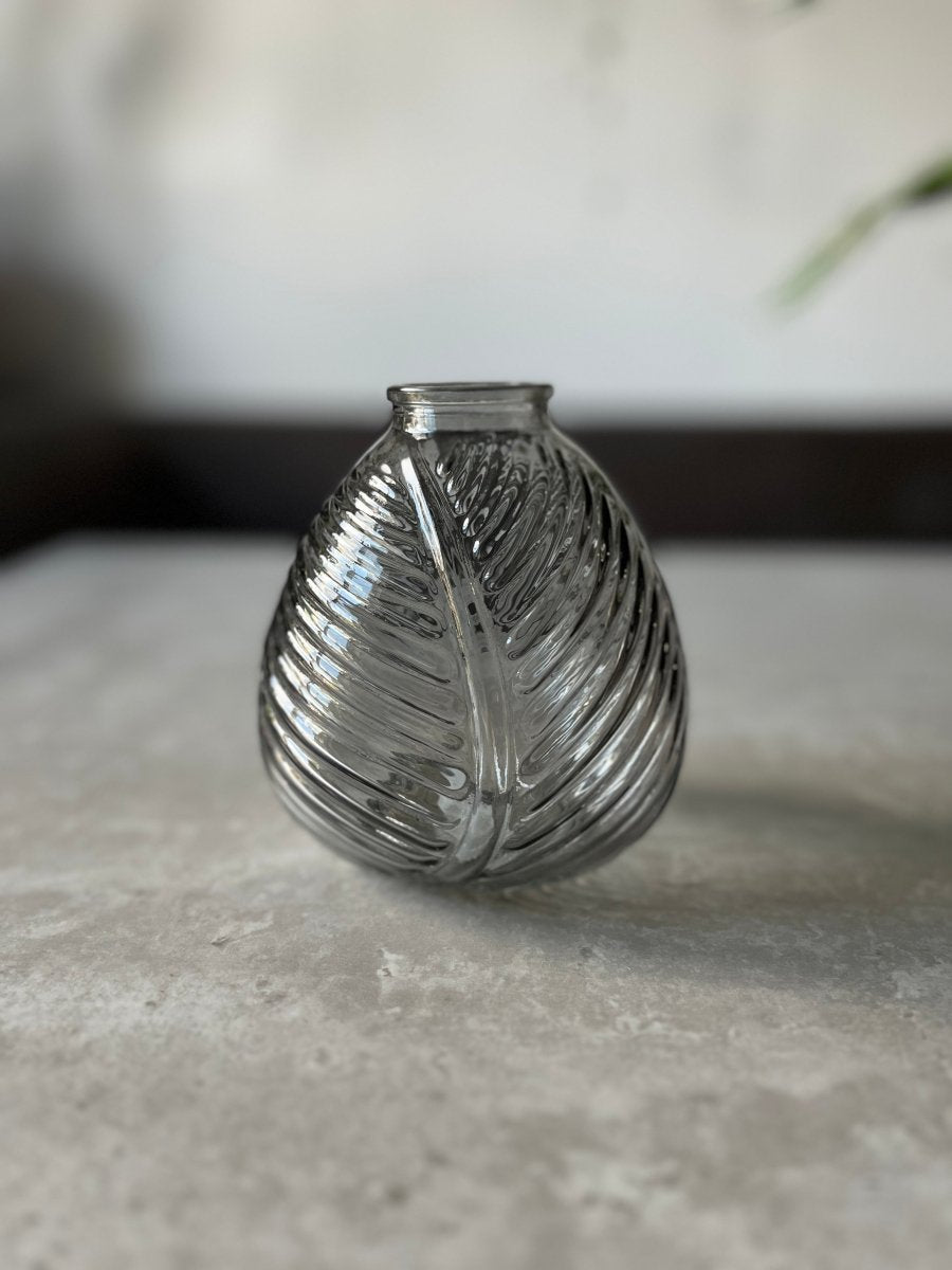 13cm Glass Leaf Vase - Pampas Tallo
