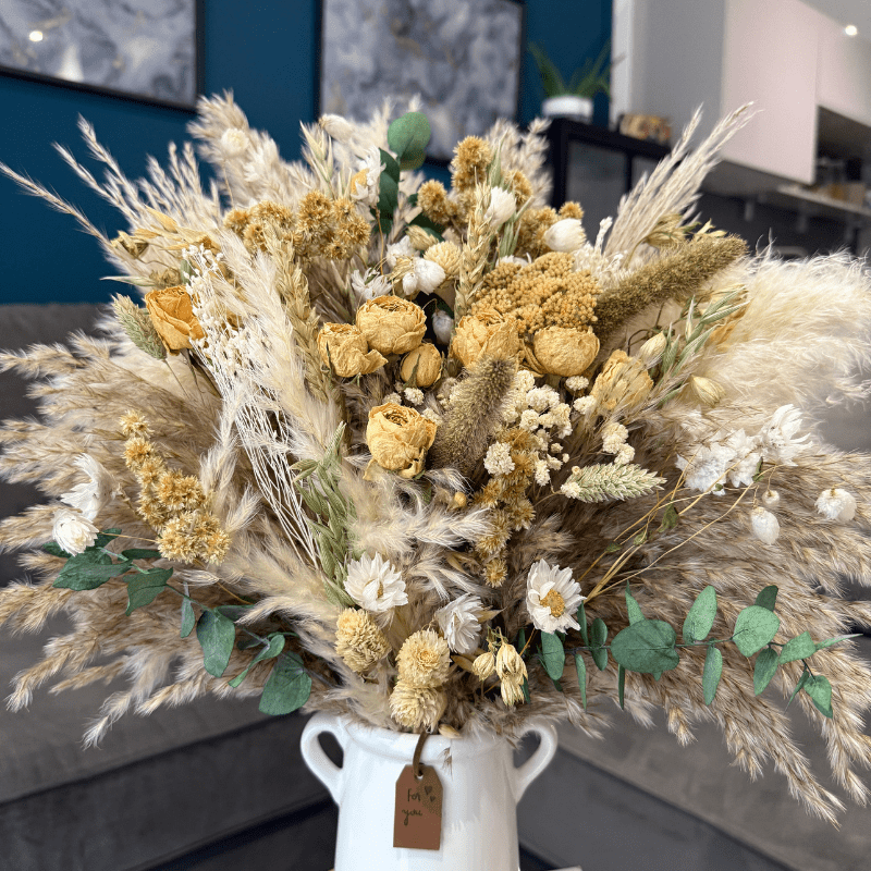 Chloe Dried Flower Arrangement In White, Cream, Green & Natural - Pampas Tallo