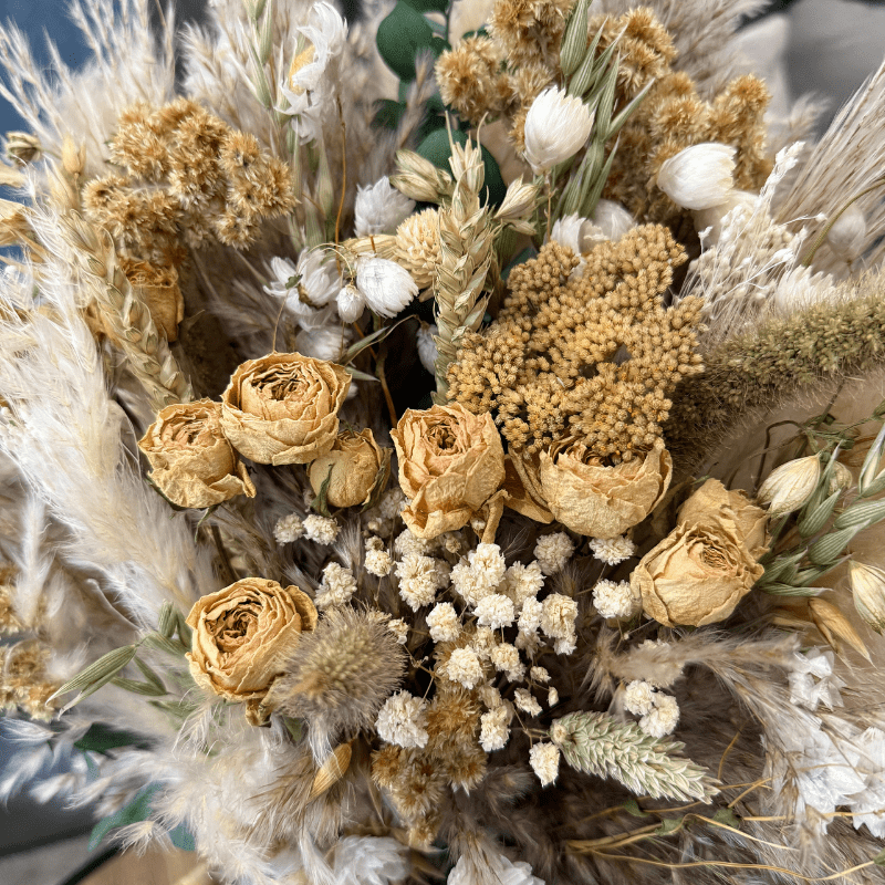 Chloe Dried Flower Arrangement In White, Cream, Green & Natural - Pampas Tallo