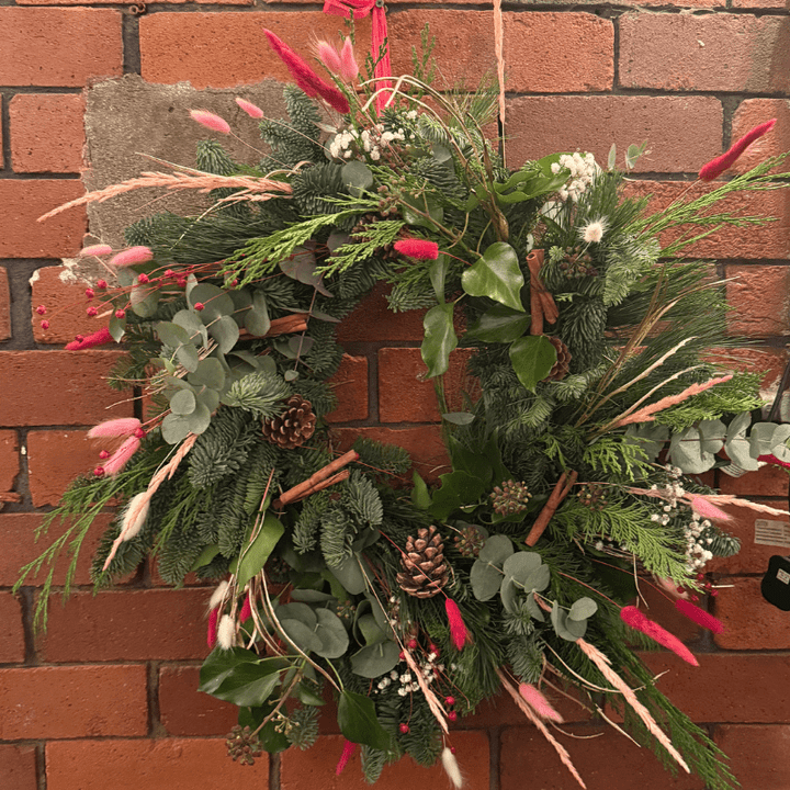 Christmas Wreath Workshop | Friday 5th December 2025, 7–9pm - Pampas Tallo