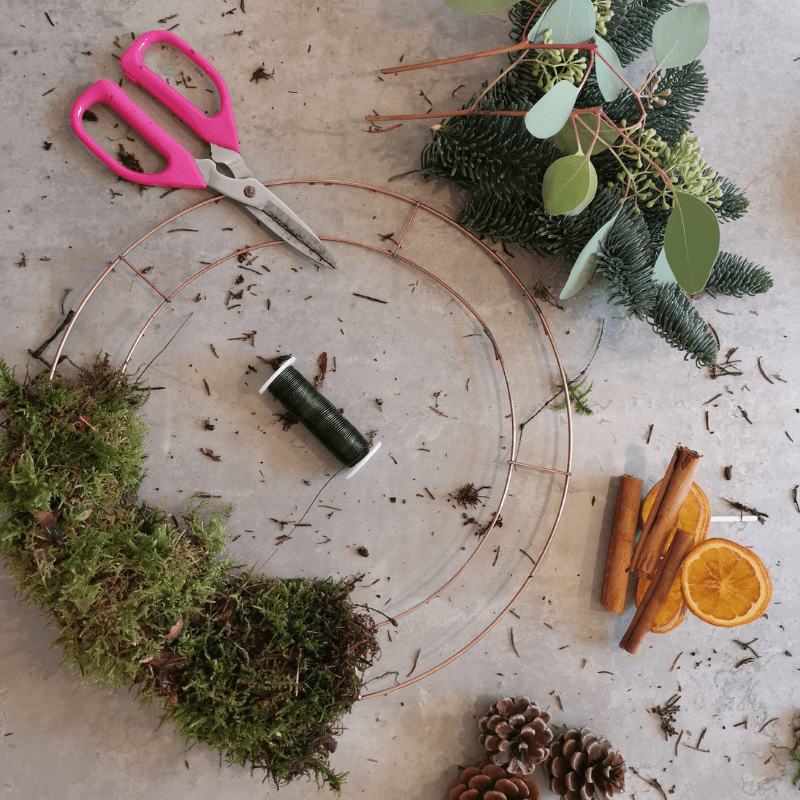Christmas Wreath Workshop | Friday 5th December 2025, 7–9pm - Pampas Tallo