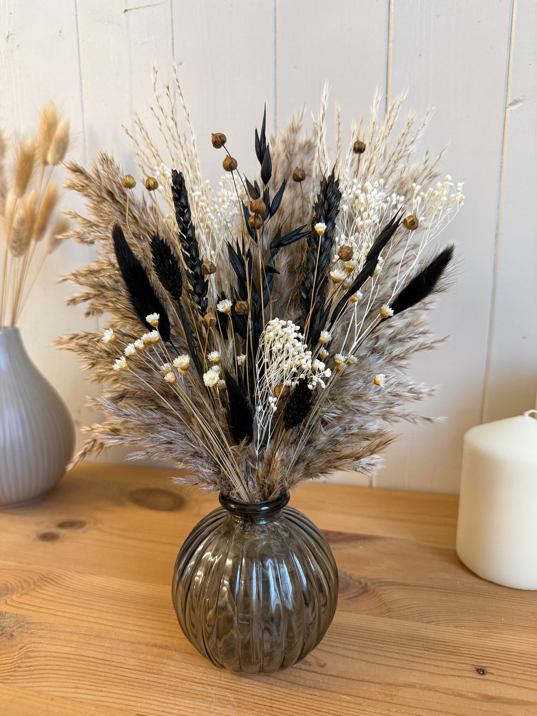 Devon Dried Flower Arrangement | Natural, Black &amp; White - Pampas Tallo