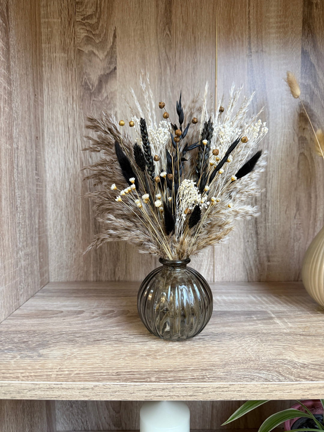 Devon Dried Flower Arrangement | Natural, Black &amp; White - Pampas Tallo
