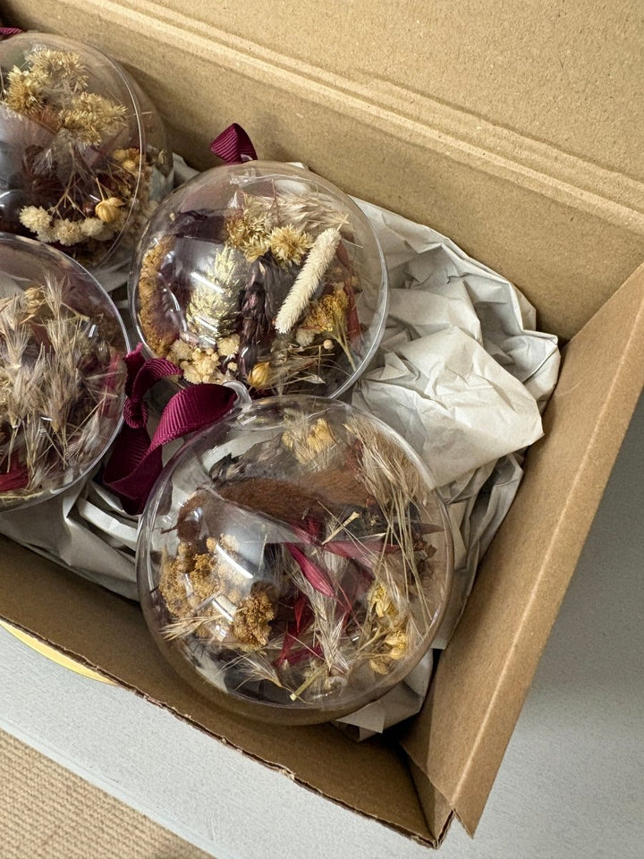 Dried Flower Baubles - Pampas Tallo
