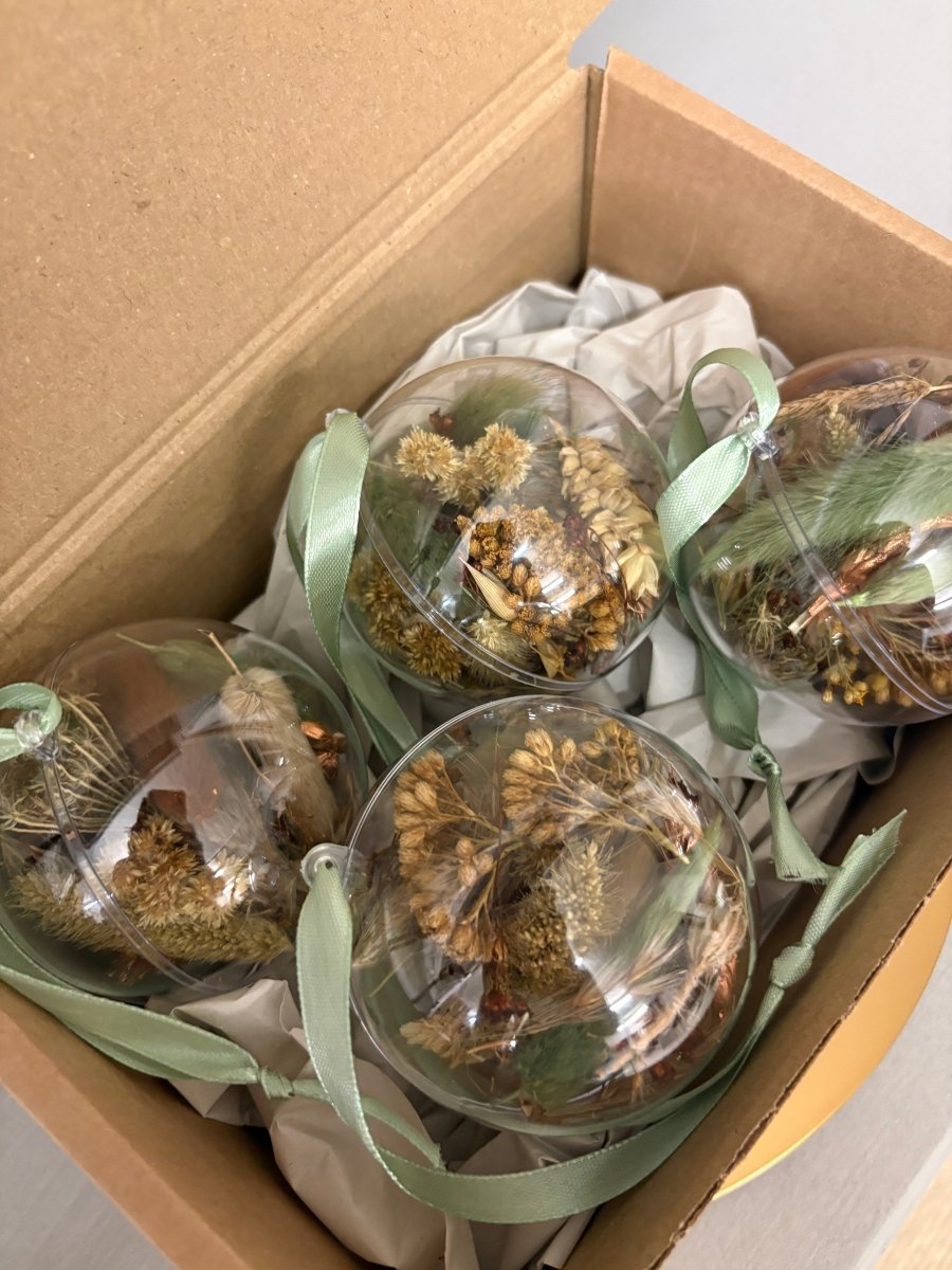 Dried Flower Baubles - Pampas Tallo