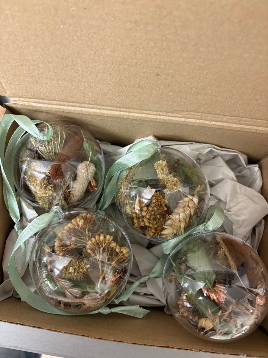 Dried Flower Baubles - Pampas Tallo