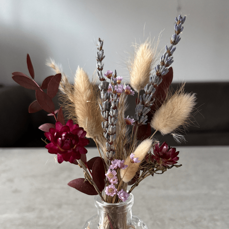 Iris Dried Flower Arrangement In Natural, Purple & Burgundy - Pampas Tallo