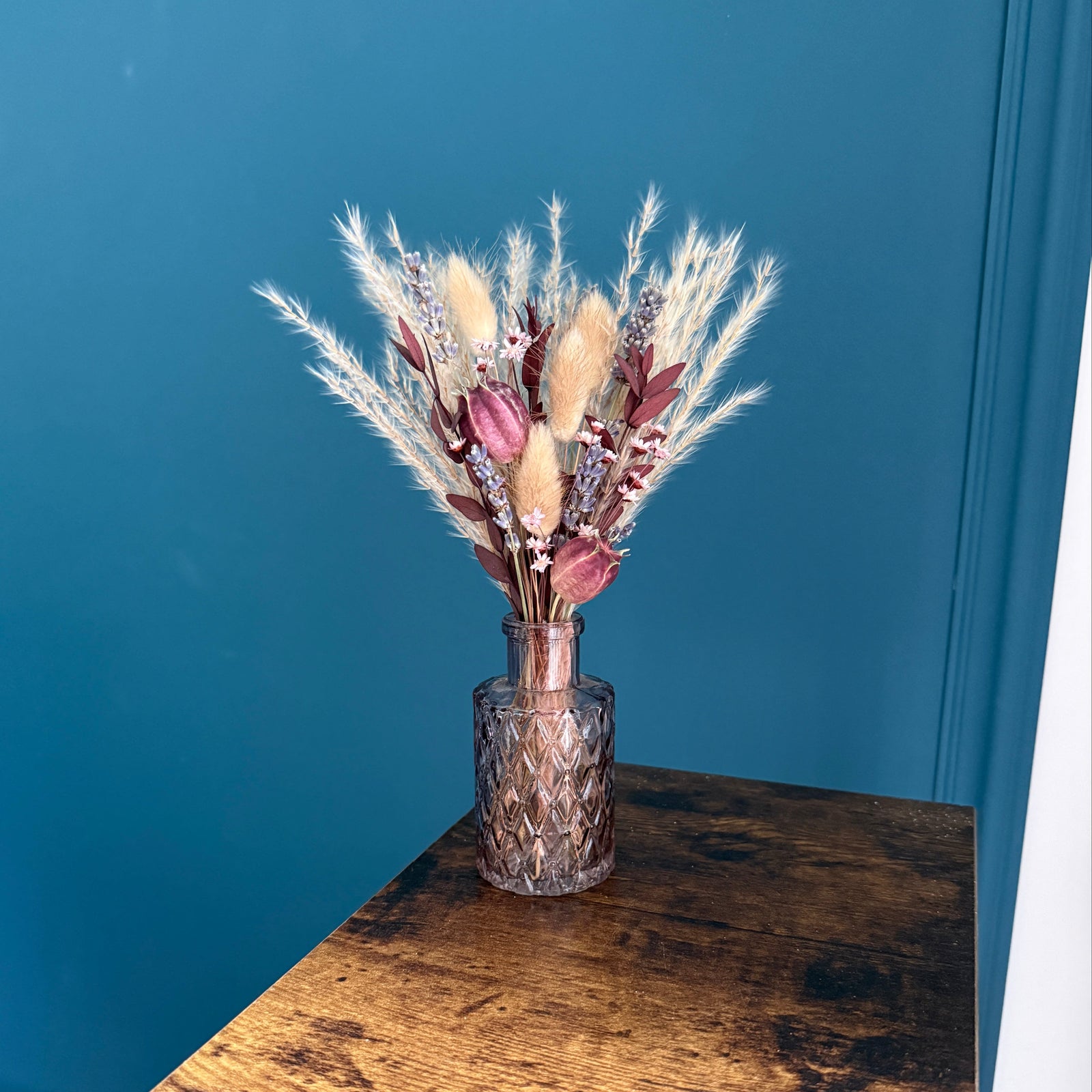 Iris Dried Flower Arrangement | Natural, Purple & Burgundy - Pampas Tallo