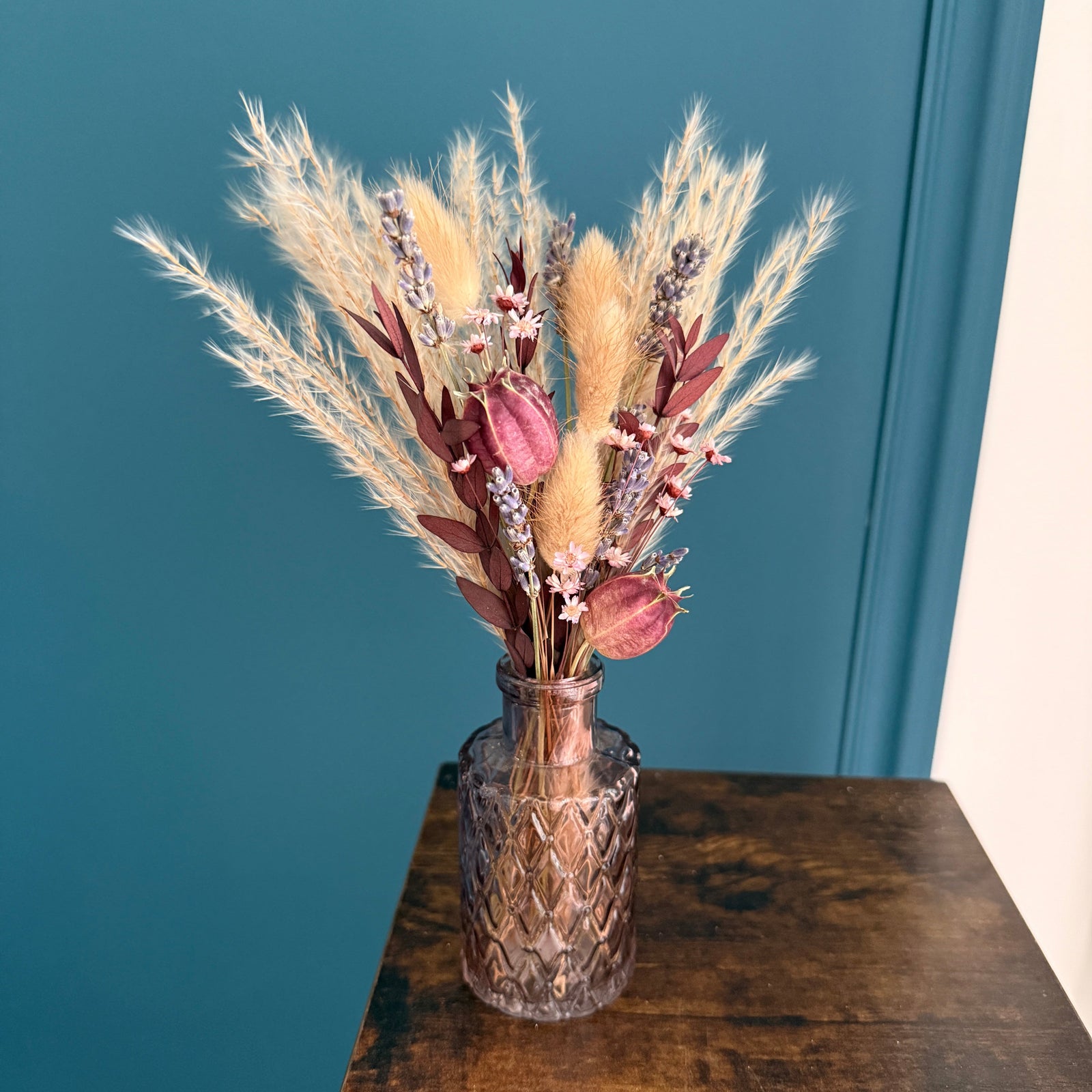 Iris Dried Flower Arrangement | Natural, Purple & Burgundy - Pampas Tallo