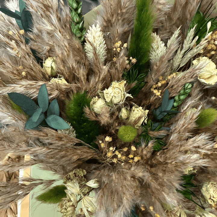Joyce Envelope Dried Flower Box In Natural & Green - Pampas Tallo