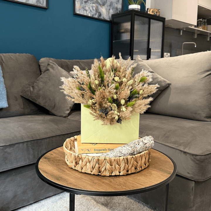 Joyce Envelope Dried Flower Box In Natural & Green - Pampas Tallo
