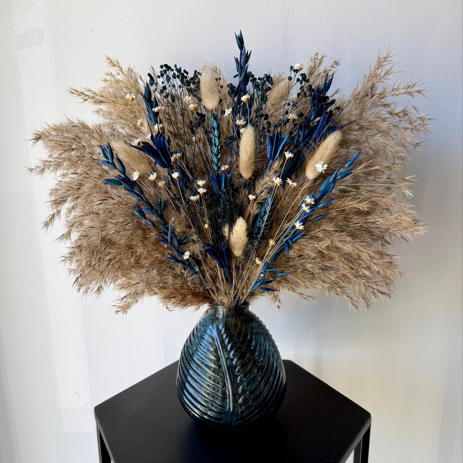 Latisha Dried Flower Arrangement | Natural & Navy - Pampas Tallo