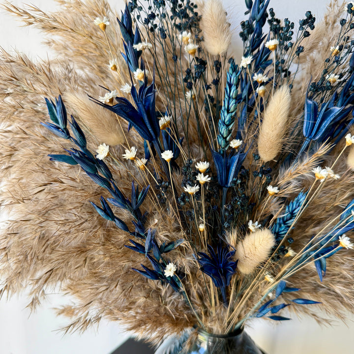 Latisha Dried Flower Arrangement | Natural &amp; Navy - Pampas Tallo
