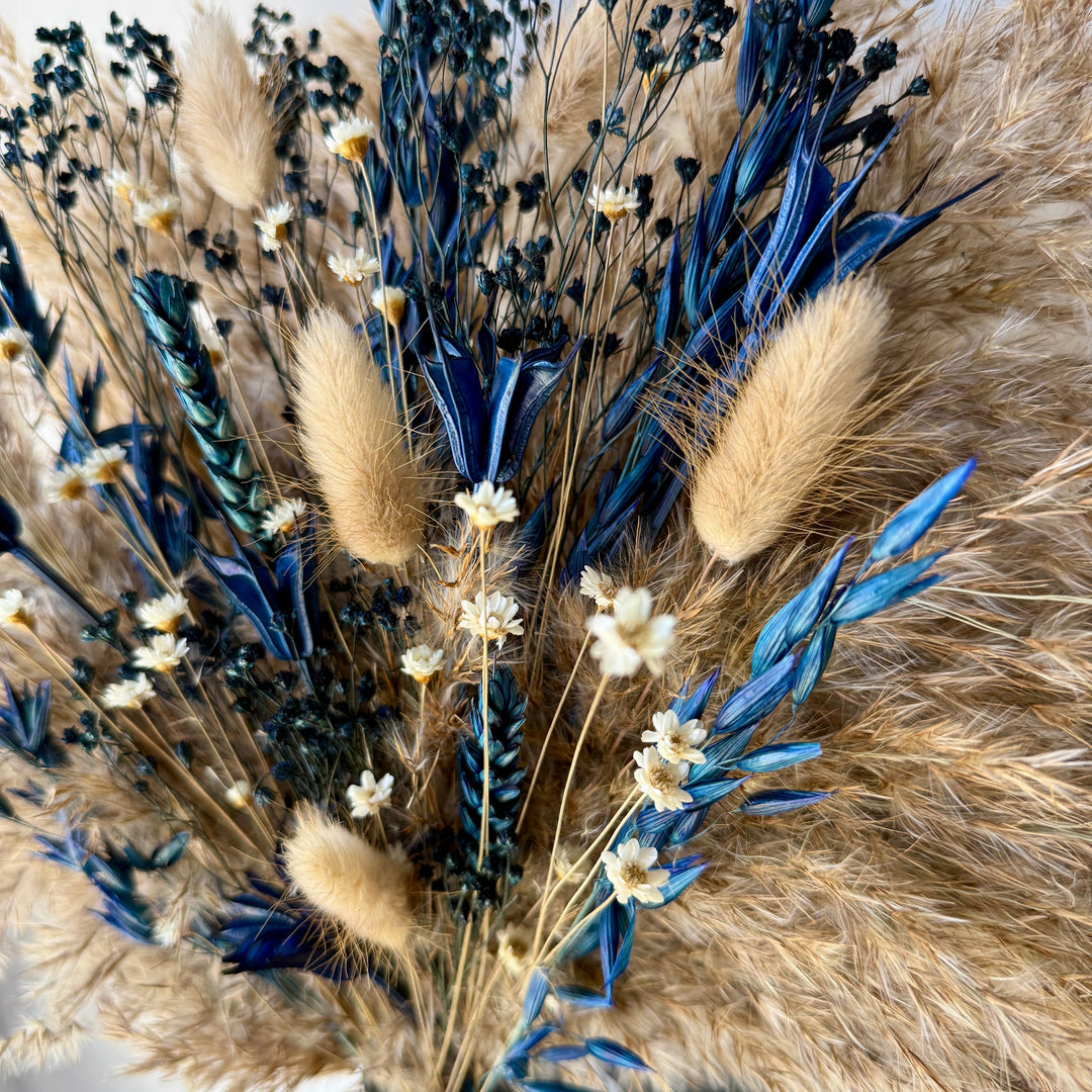 Latisha Dried Flower Arrangement | Natural &amp; Navy - Pampas Tallo
