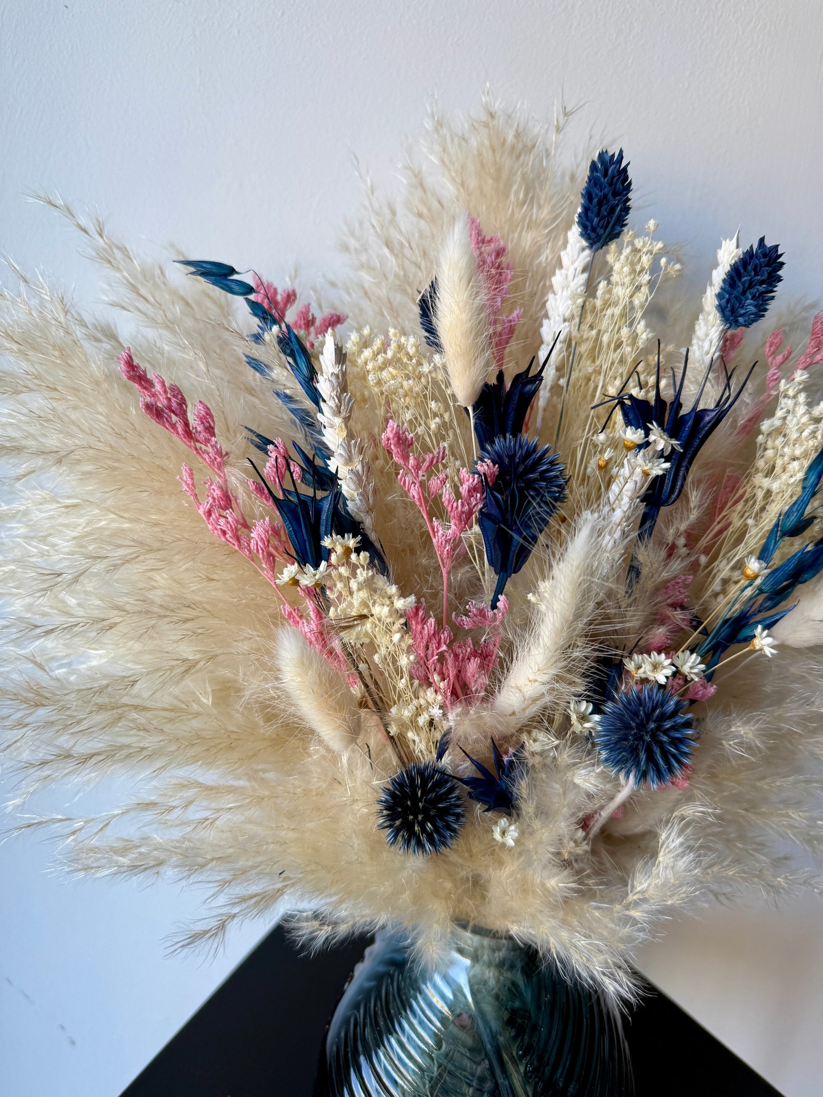 Lexi Dried Flower Arrangement | Navy, Cream & White - Pampas Tallo