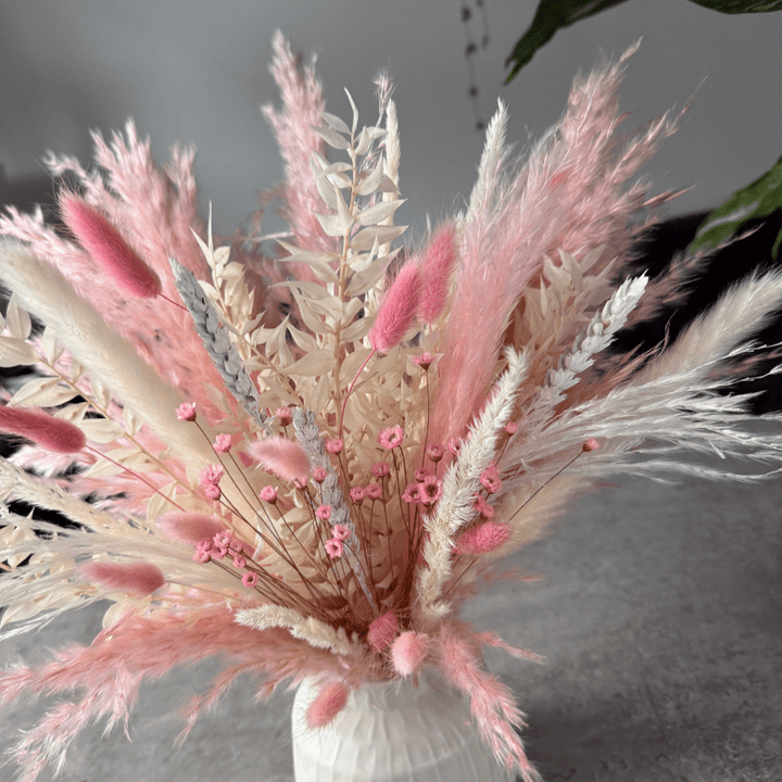 Maisie Dried Flower Arrangement In White & Pink - Pampas Tallo