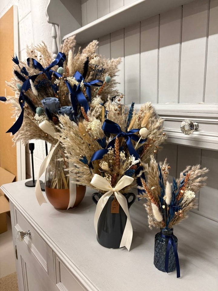Navy & Bronze Christmas Arrangements - Pampas Tallo