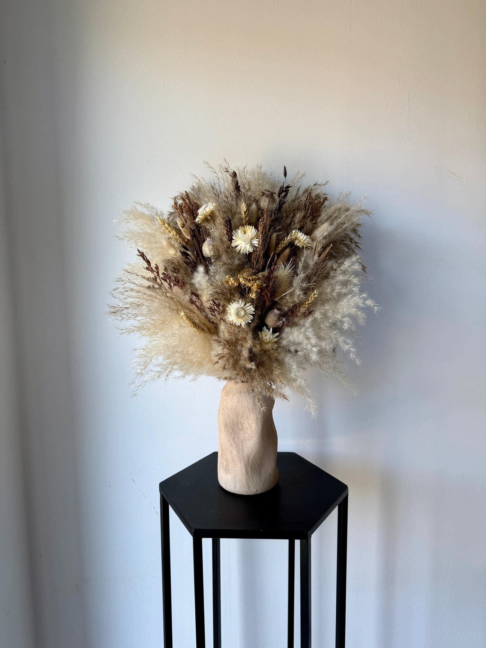 Olivia Dried Flower Arrangement | Natural, Cream & Brown - Pampas Tallo