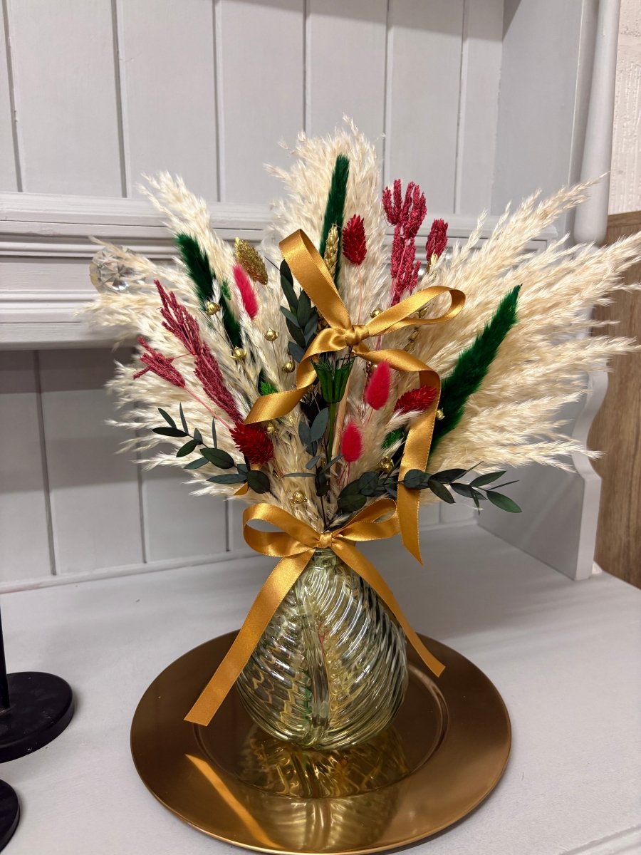 Red, Green & Gold Christmas Arrangements - Pampas Tallo