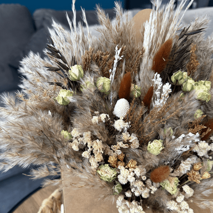 Sarah Envelope Dried Flower Box In Natural, Brown & Cream - Pampas Tallo