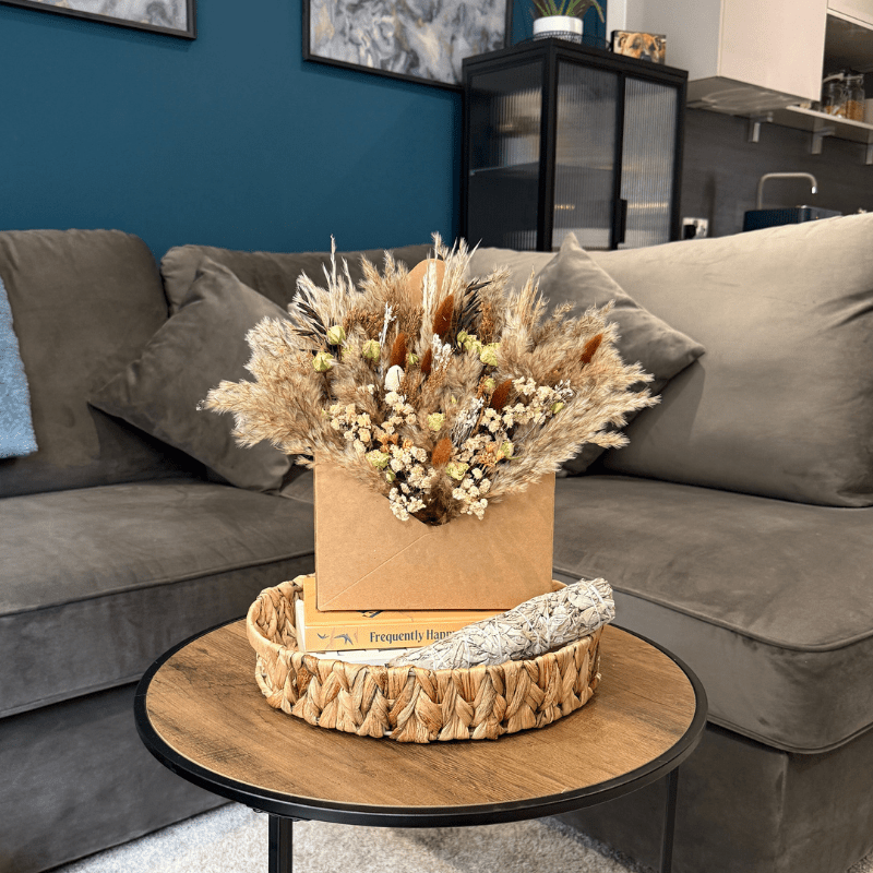 Sarah Envelope Dried Flower Box In Natural, Brown & Cream - Pampas Tallo