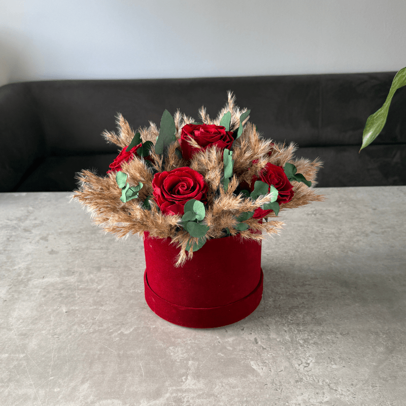 Silfana Preserved Rose Hat Box In Red, Natural & Eucalyptus - Pampas Tallo