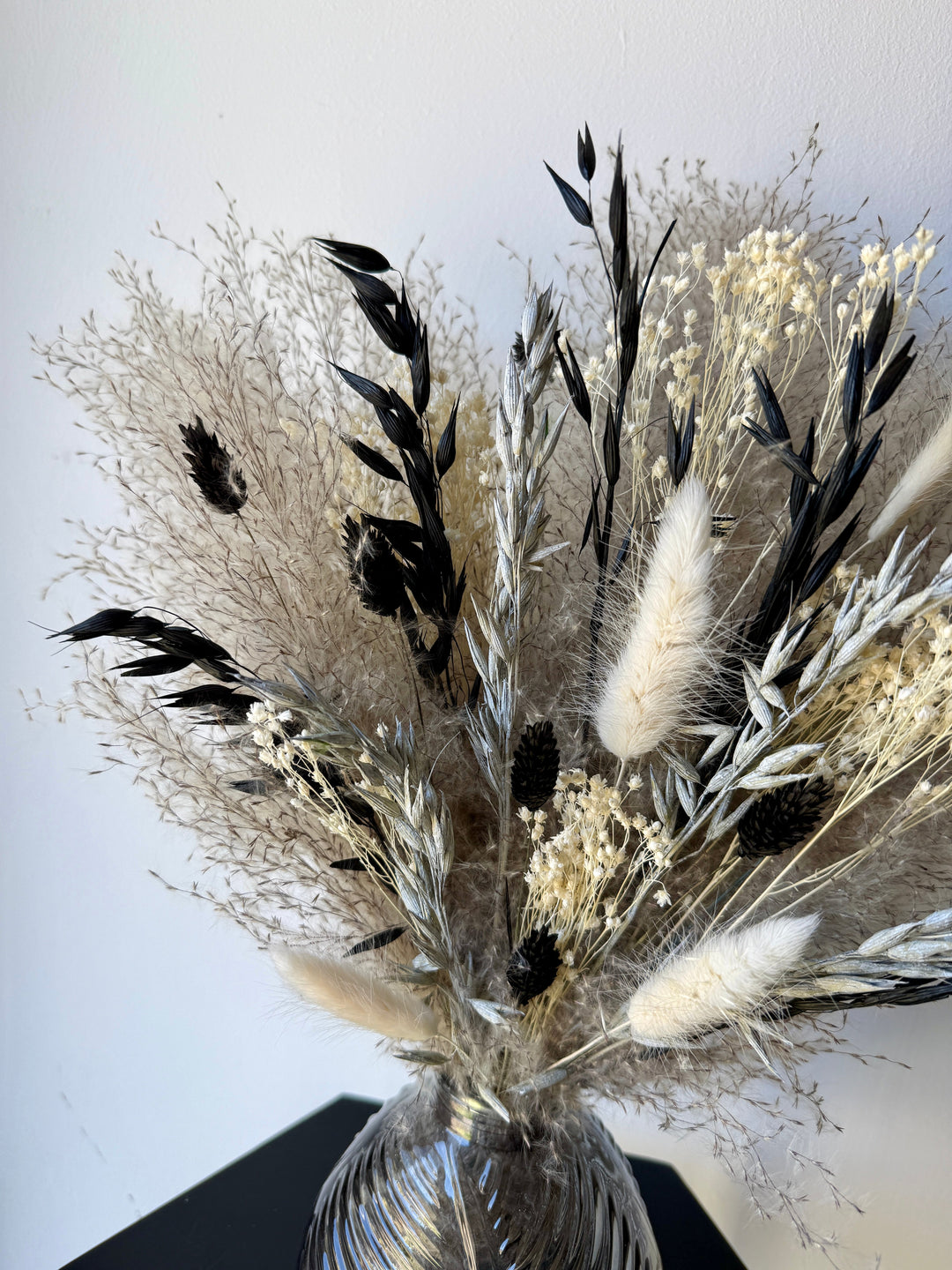 Wilma Dried Flower Arrangement | Grey, Black &amp; White - Pampas Tallo