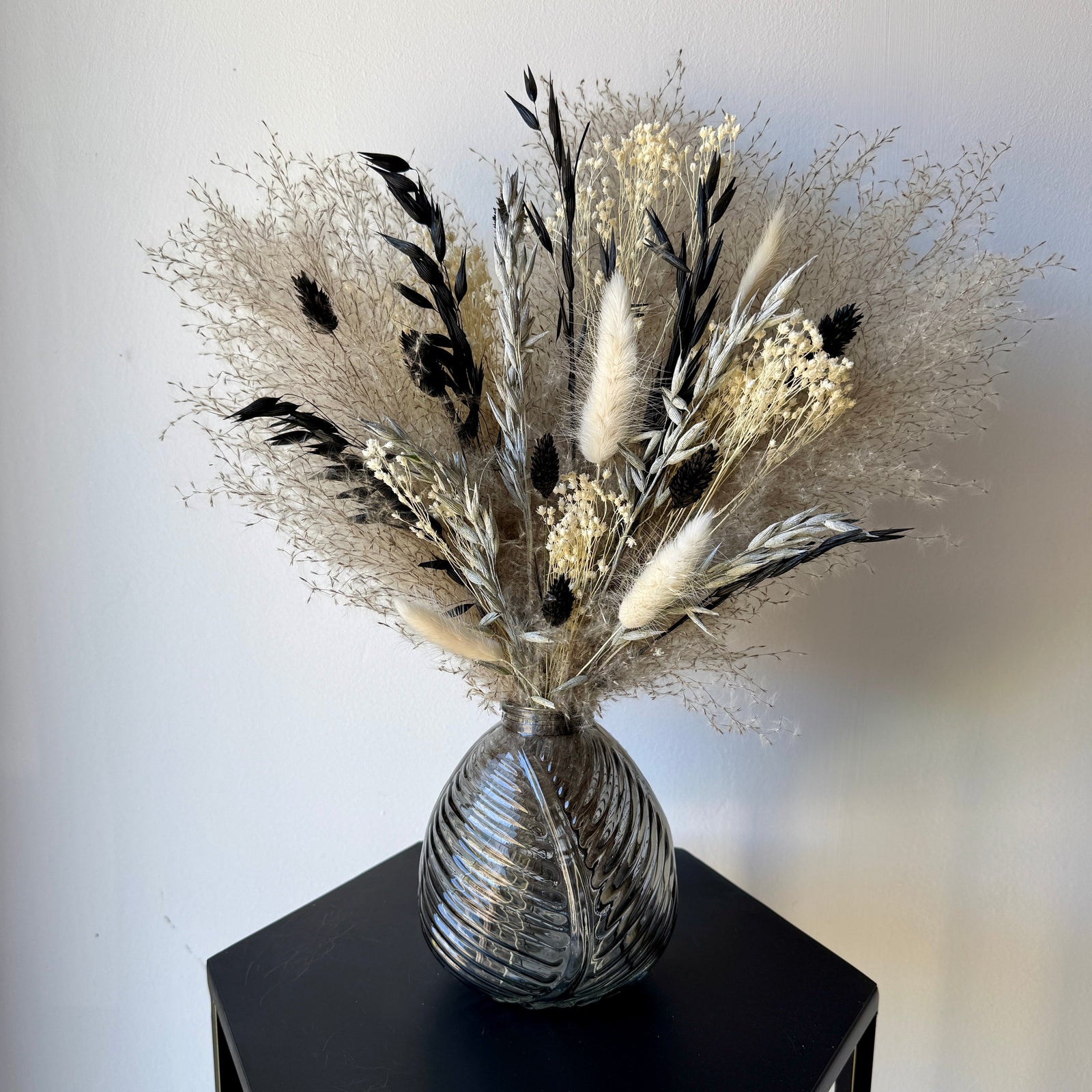 Wilma Dried Flower Arrangement | Grey, Black & White - Pampas Tallo