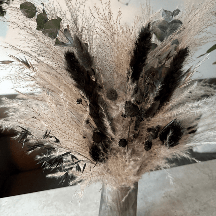 Winter Dried Flower Arrangement In Grey & Black - Pampas Tallo