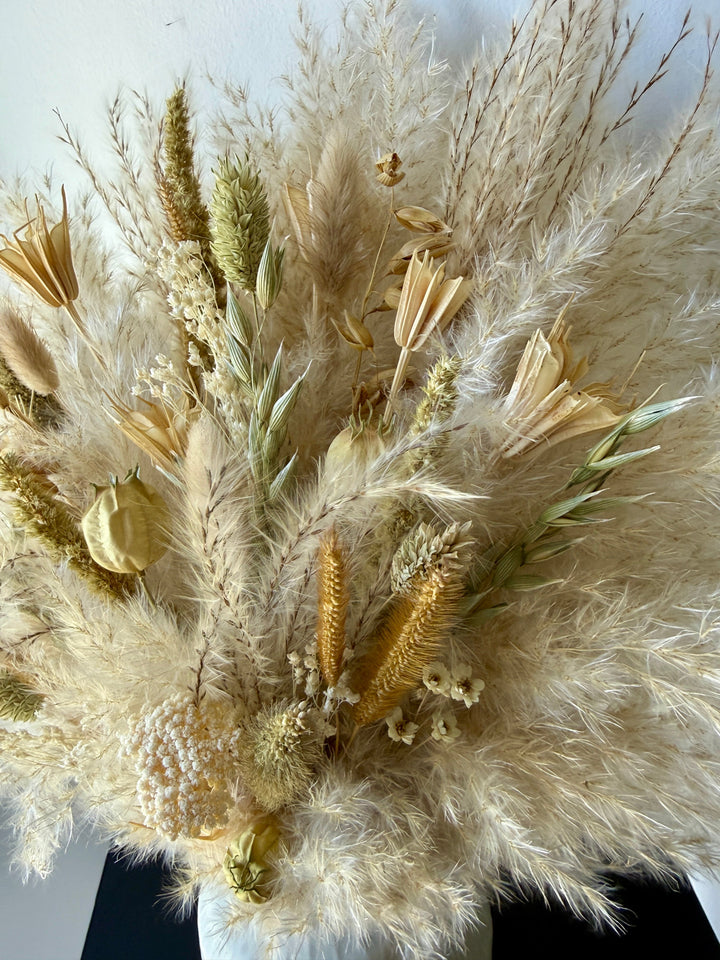 Zola Dried Flower Arrangement | Natural Green &amp; Cream - Pampas Tallo