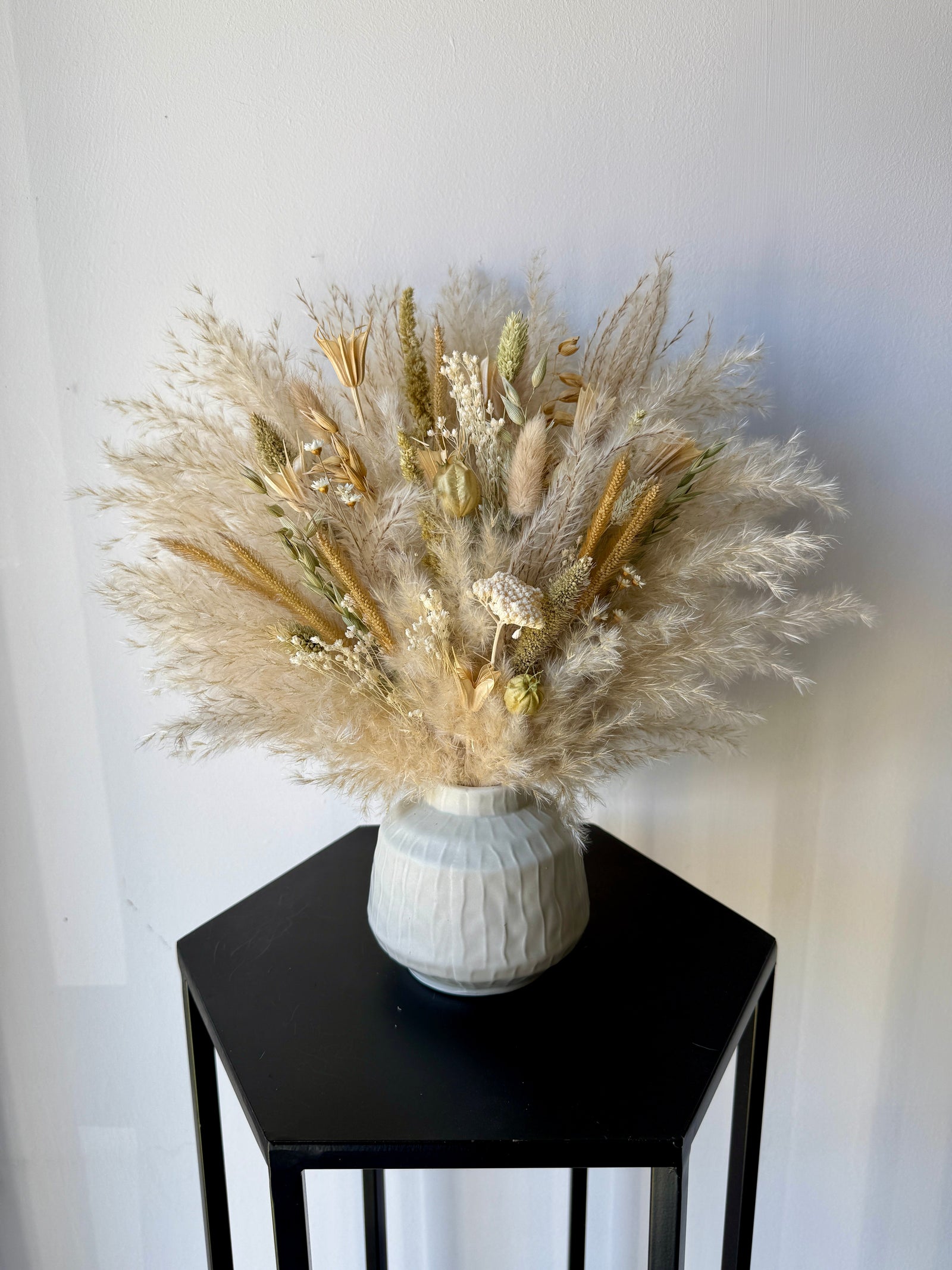 Zola Dried Flower Arrangement | Natural Green & Cream - Pampas Tallo